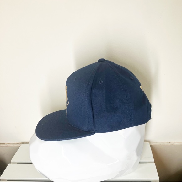 University of Notre Dame Mitchell and Ness Cap Hat One Size Fits Most EUC - Picture 3 of 4